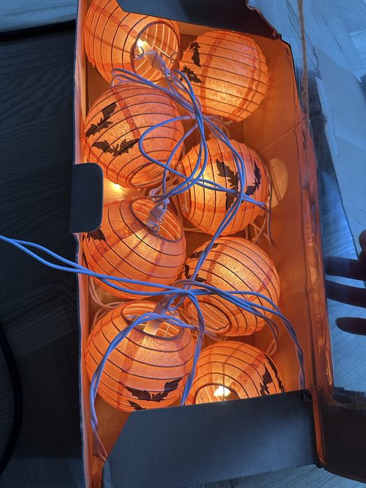 Lampki Halloween IKEA BRATTBY – girlanda lampionów, nietoperze