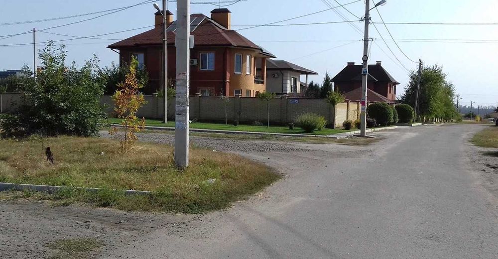 Продаётся таунхаус с участком в коттеджном посёлке Павленки(код5460)