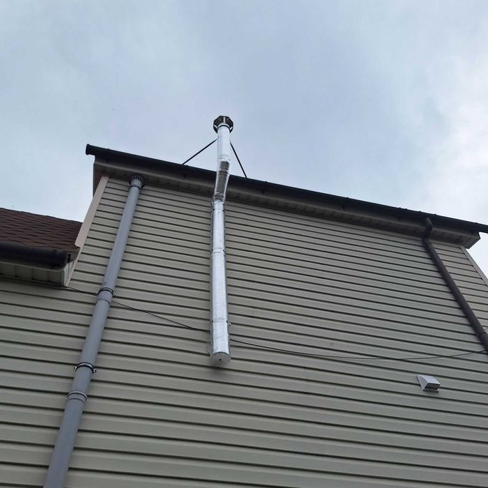 Вентиляція в будинку, вихід вентиляції збоку, вентиляція через дах