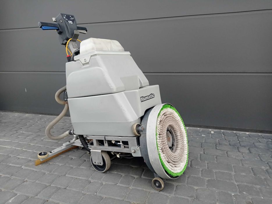 Szorowarka Numatic  TT345  S  230V/maszyna czyszcząca