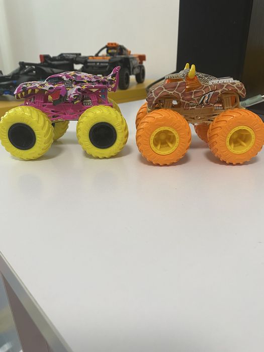 Машинки Hot Wheels монстер трек
