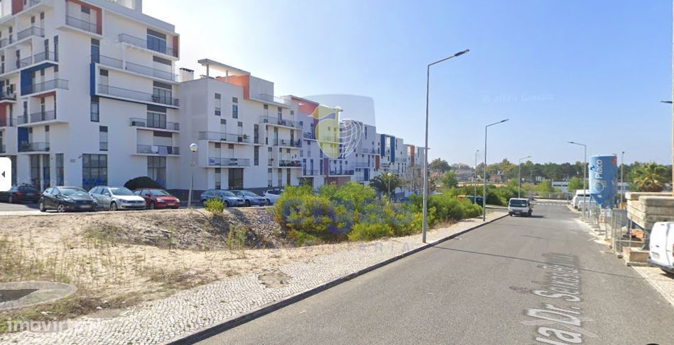Apartamento novo T2, 3º Andar, c/estacionamento, prédio c/elevador, co — Caldas Da Rainha - Santo Onofre E Serra Do Bouro, Leiria