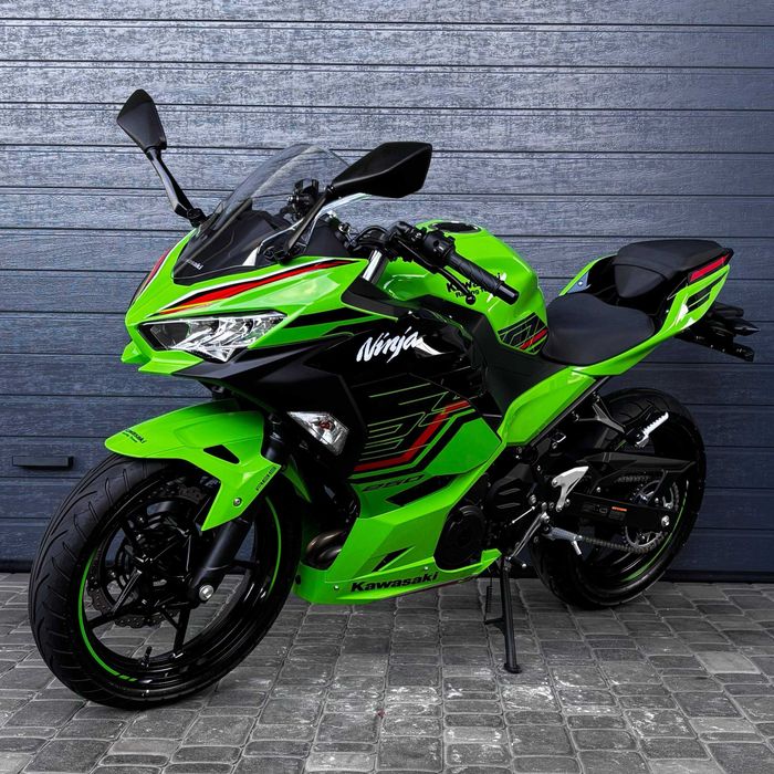 Продам мотоцикл Kawasaki Ninja 250 (0674)