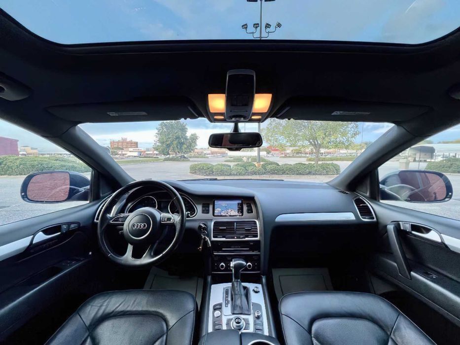 Audi Q7      2015