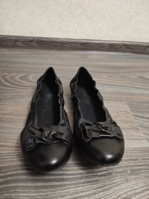 Нові шкіряні балетки