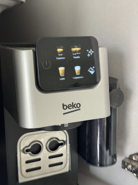 Máquina de café Beko CEP5304X