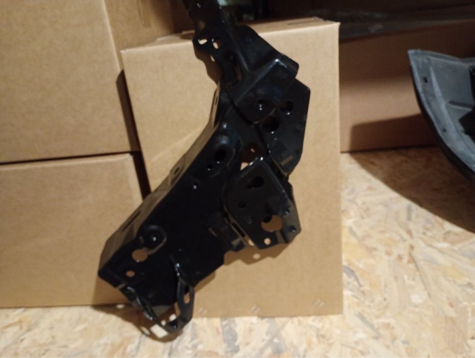 Окуляр Фары,упор крыла Mazda CX5 2018-2025 Кронштейн фари Мазда CX-5 2018–2025