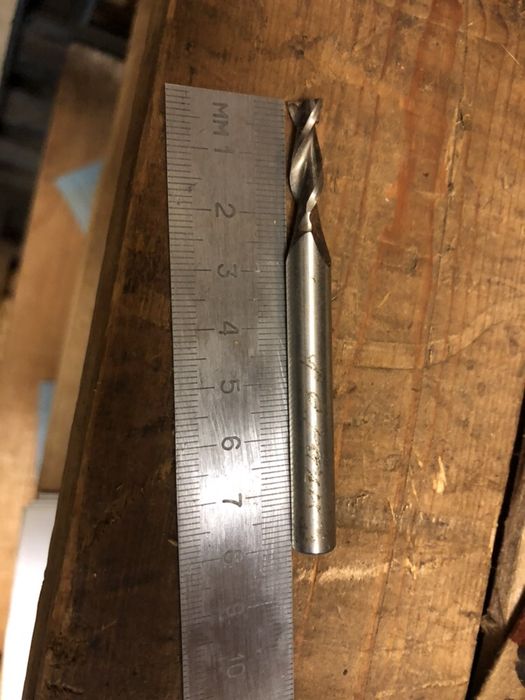 Фрезы концевые и шпоночные ц/хв от 3-20, есть удлиненные