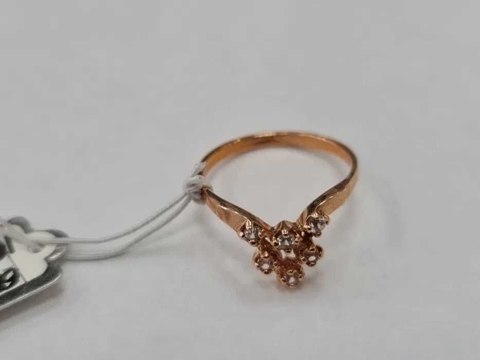 Klasyczny złoty pierścionek damski/ 585/ 2.30 gram/ R16/ Cyrkonie