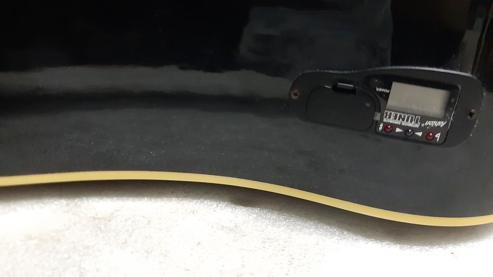 Bonita Guitarra para restauro