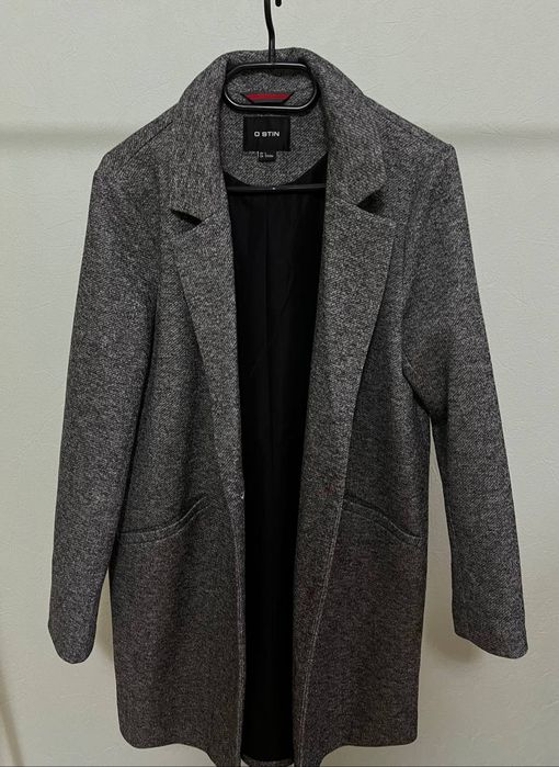 Пальто жіноче розмір  L