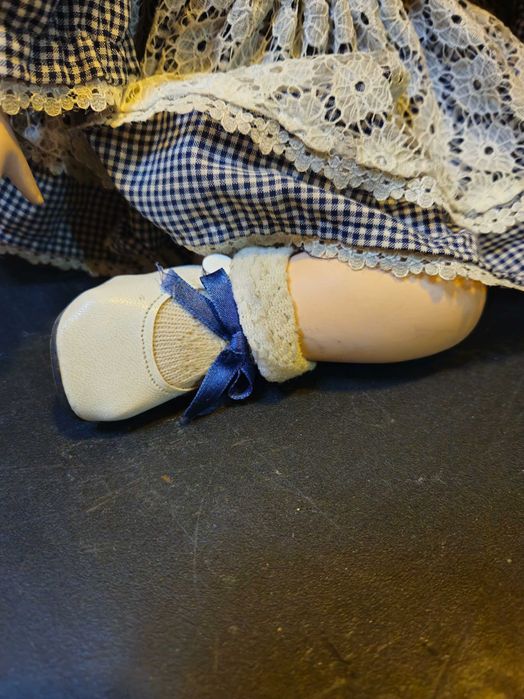 Boneca porcelana