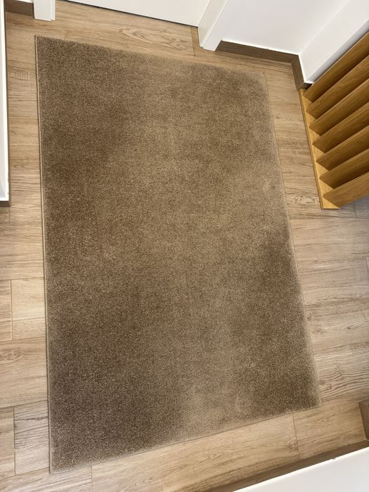 2 carpetes castanhas