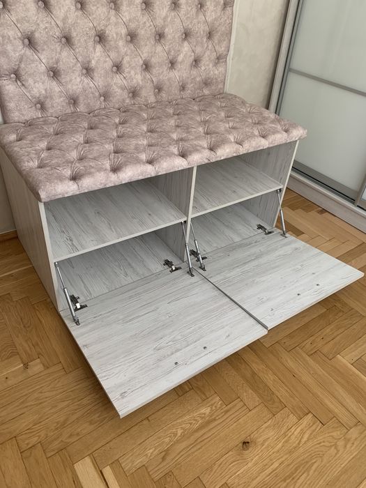 Вішалка нова