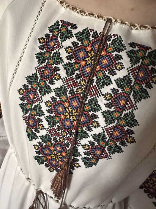 Вишита сукня