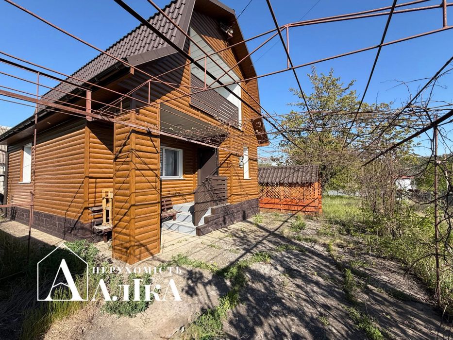 Продам дачний будинок з ремонтом біля річки Дністер!