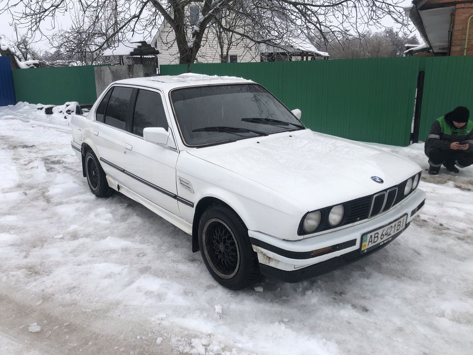 Продам bmw e30 1.8