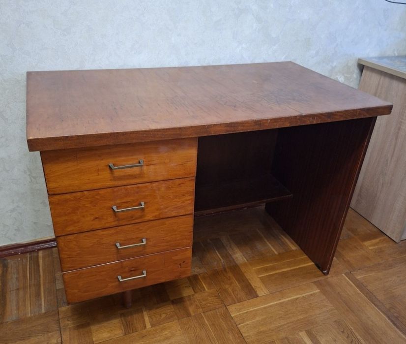 Продам письмовий стіл