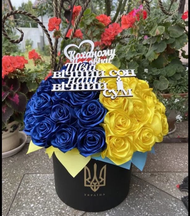 Букетики із атласної стрічкі