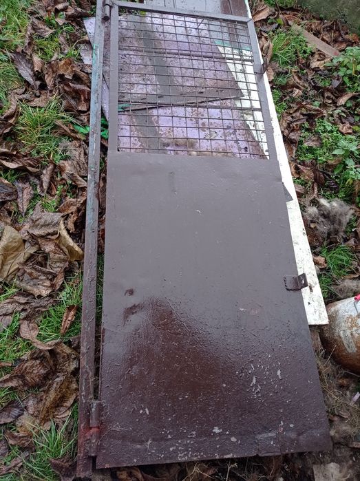 Металеві двері б/у