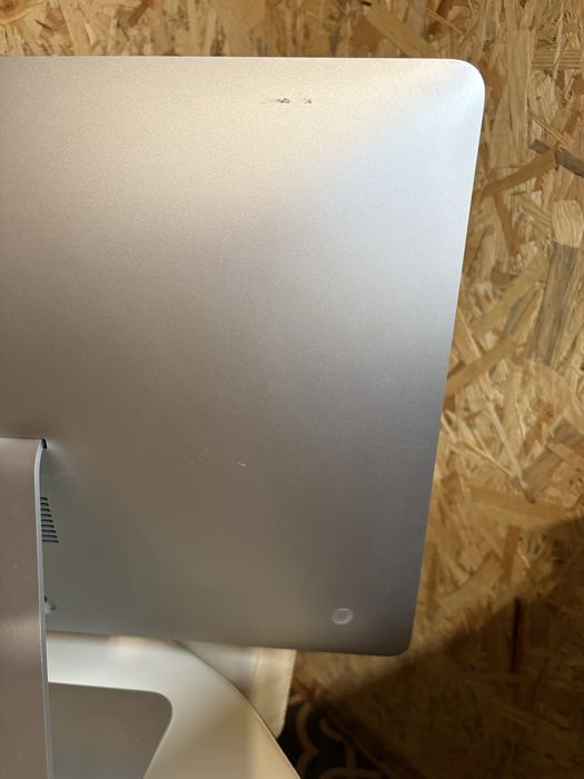 iMac 21.5 Retina 4K 2017, Radeon Pro 555 (2 GB), ssd 256, ddr4 8gb