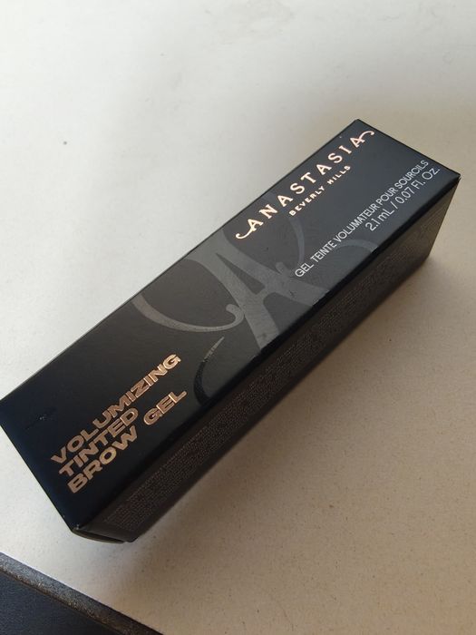 Anastasia Beverly Hills ABH Volumising tinted brow gel Taupe żel do brwi nowy zapieczętowany świeży