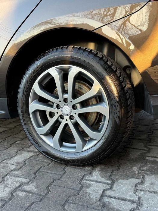 продам власний офіційний автомобіль !!!