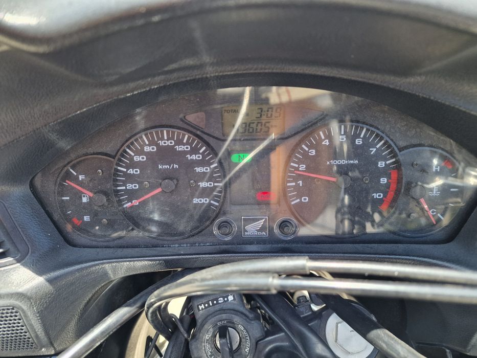 Honda nt700 em bom estado