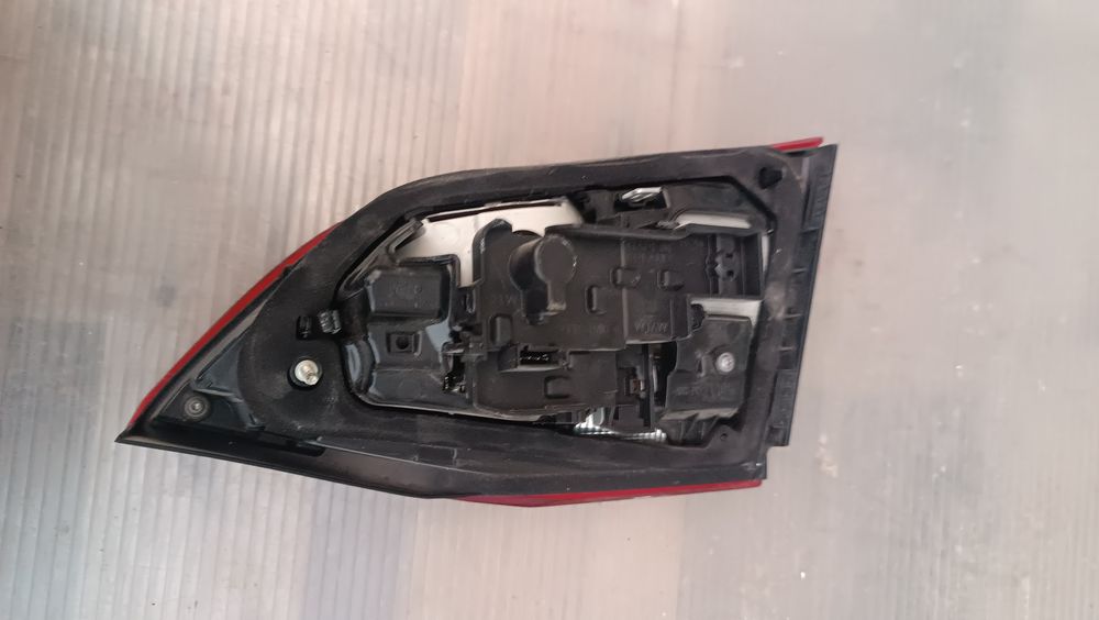 Vendo farolim dá mala Esq de Opel Astra K ano 2015