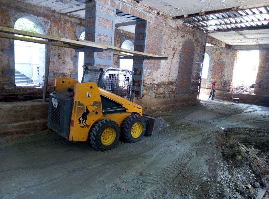 Продам мінінавантажувач Mustang 2044