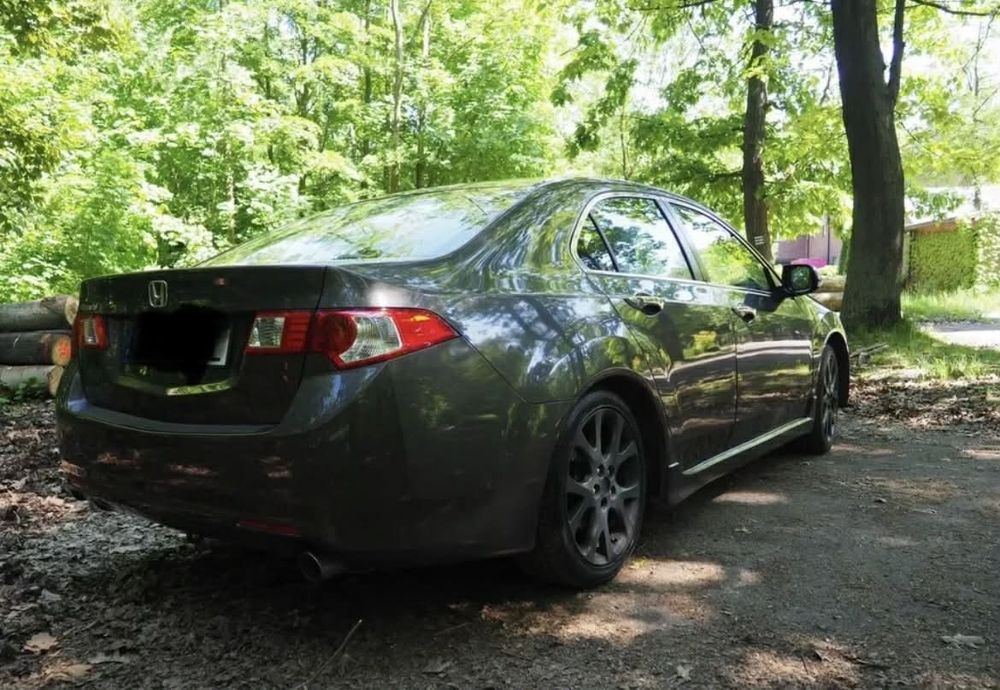 Honda accord 8 2.0