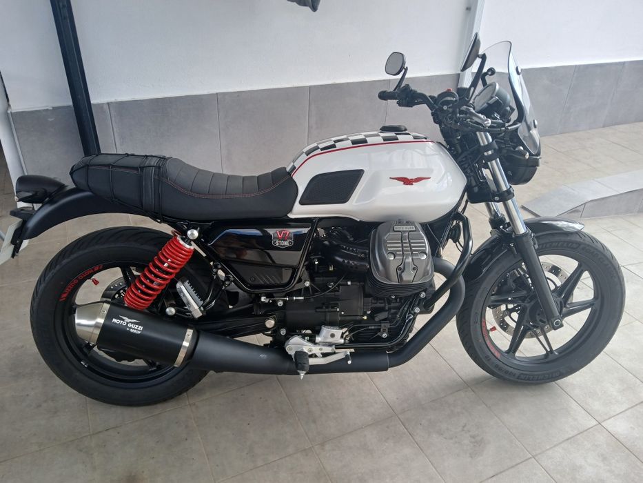 Vendo Moto guzzi  V7  serie especial TEN