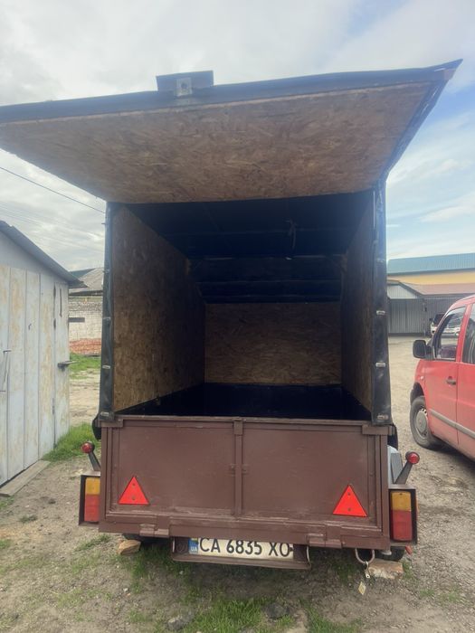 Причіп вантажний з тентом