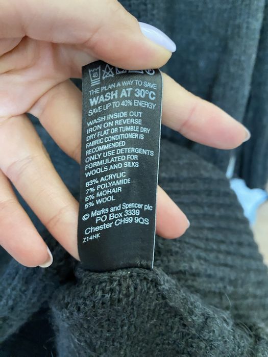 Długi sweter z asymeteycznym wykonczeniem Marks&Spencer