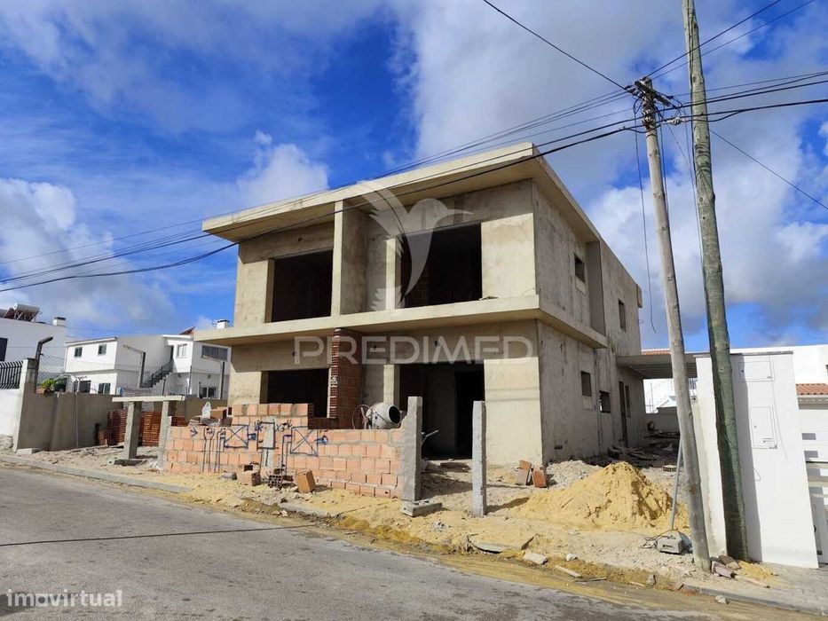 Moradia em construção T4 em Fernão Ferro