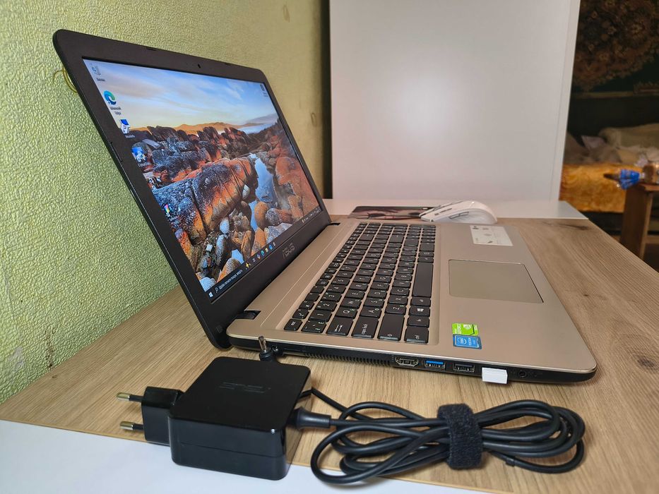 ASUS VivoBook 15.6" FHD IPS LP156WF6-SPM3 / Intel Pentium N4200 / NVIDIA GeForce 920MX 2GB / 4GB ОЗП / 500GB HDD + Bluetooth Мишка + Коврик.