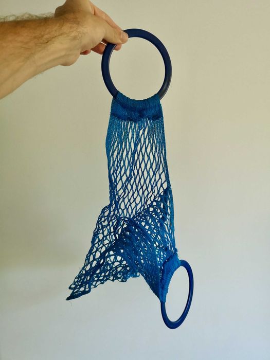 Saco de rede azul com argolas, vintage -  Festival?