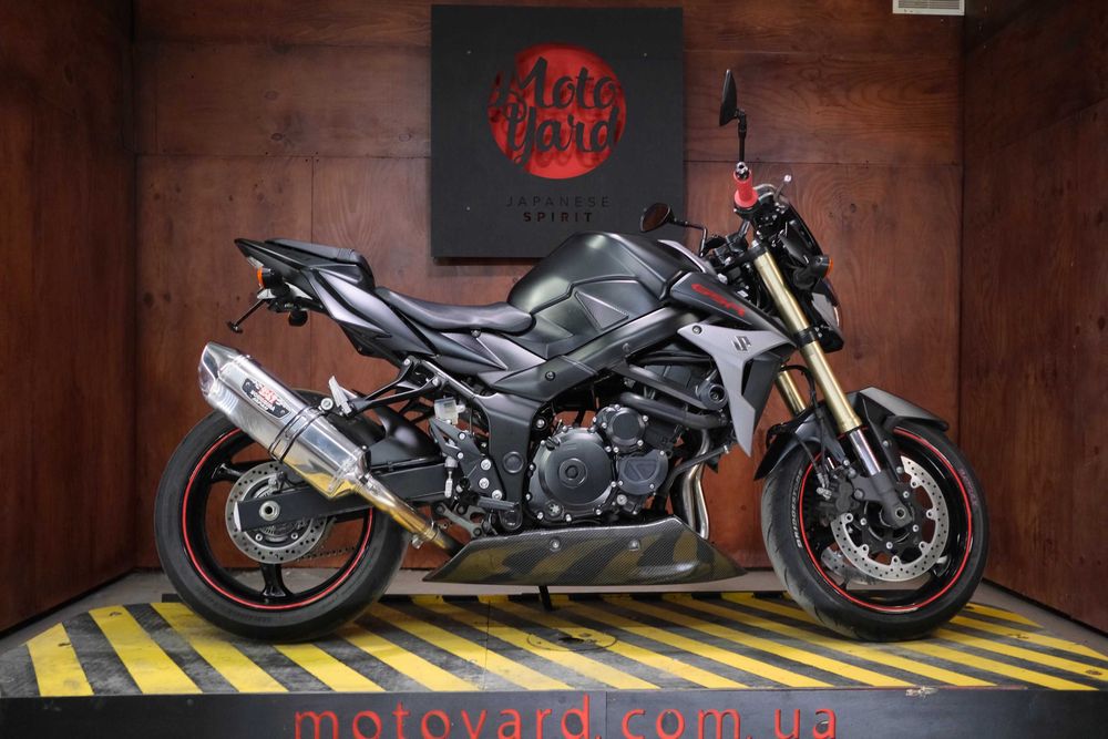Suzuki GSR750 із Японії