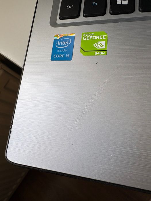 Laptop Acer V3 574G 51KN z Win10 i myszką Logitech M185