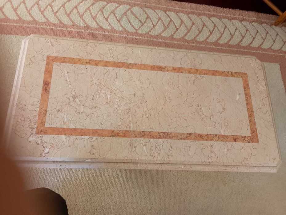 Mesa de Centro em Mármore - Rectangular