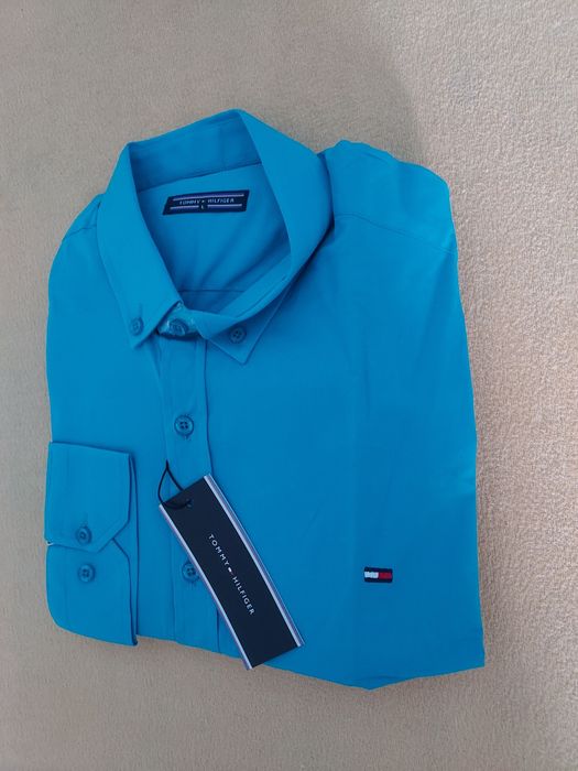 Koszule męskie premium wyszywane logo.