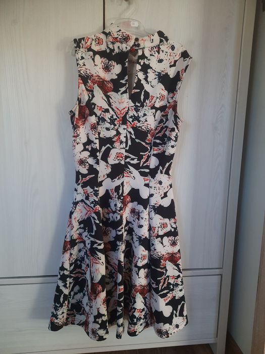 Damska sukienka bez rękawka