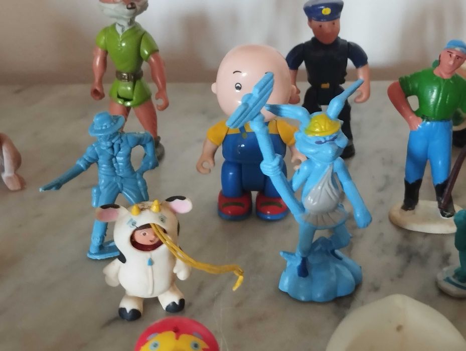 Figuras colecionáveis.