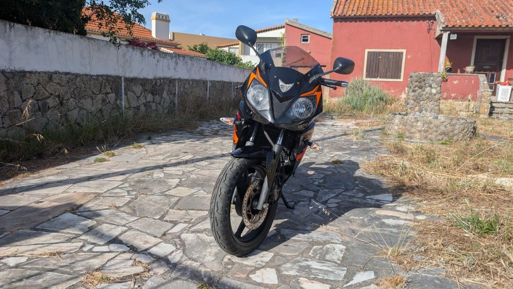 Daelim Roadwin 125 R 2011 – 14,9 cv – 18000 km – Muito estimada