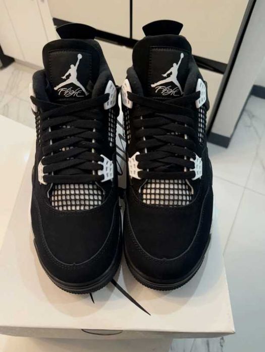 Jordan 4 Retro White Thunder R.43