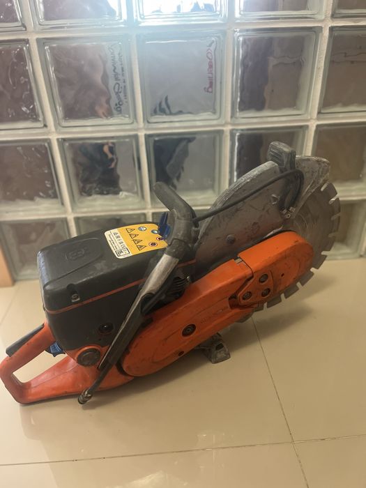 Máquina de corte a gasolina husqvarna k770
