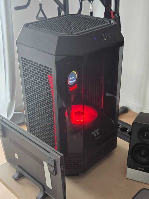 Gaming PC (Ryzen 7 9700X, Radeon RX 9070 XT, 64GB RAM, 2TB SSD)