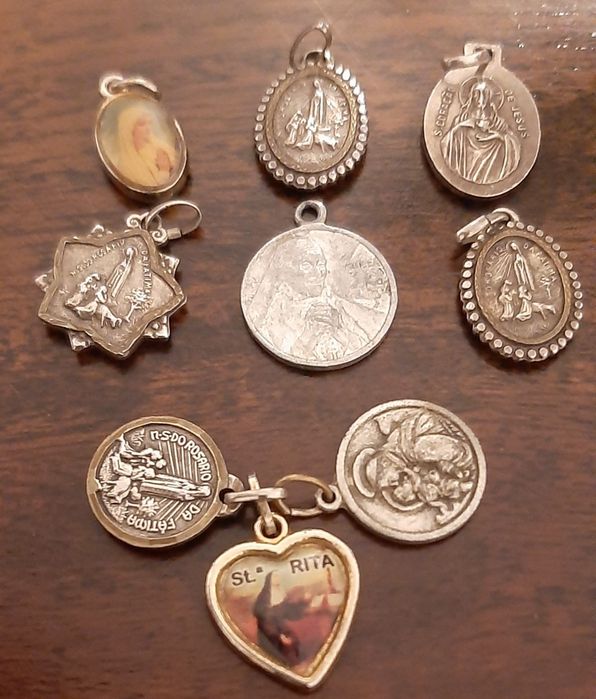 9 medalhas religiosa vintage para colecionadores