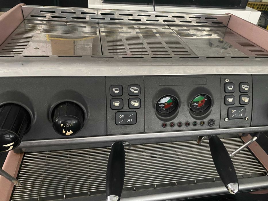 Кофемашина La Spaziale S3. Професійна кавомашина.