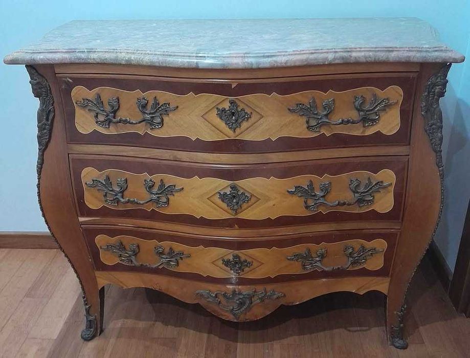Comoda clássica Luis XV